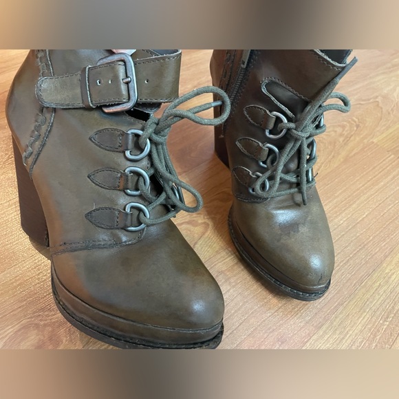 SEYCHELLES Leather Heel Booties - Picture 6 of 9